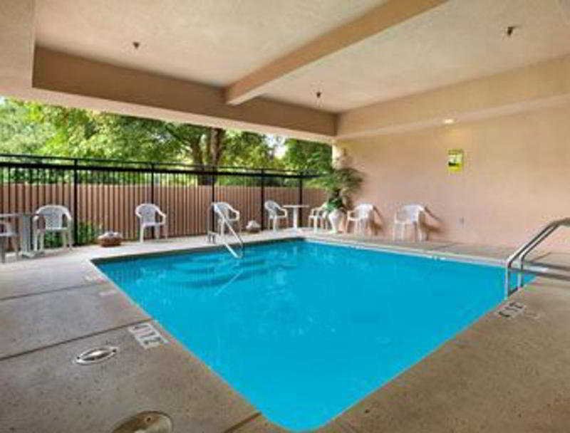 Фото Best Western Plus Reading Inn & Suites