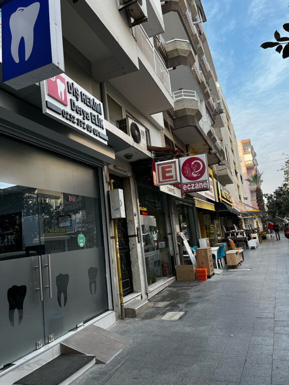 Dental clinic Dt. Derya Elik Diş Kliniği, Karsiyaka, photo