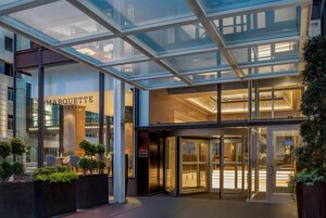 Гостиница The Marquette Hotel, Curio Collection by Hilton