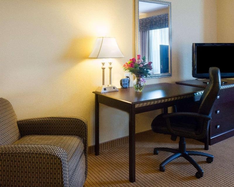 Фото Comfort Suites Fredericksburg North