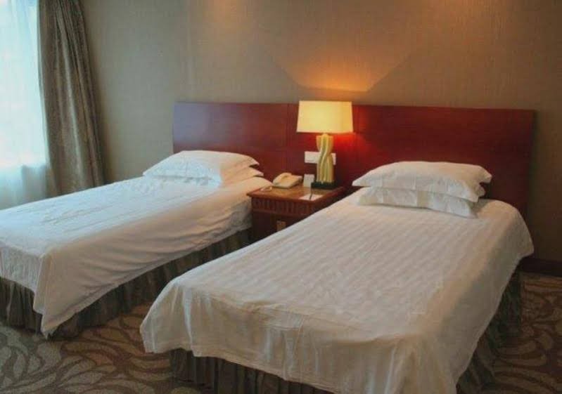 Фото Everbright Convention & Exhibition Centre Hotel