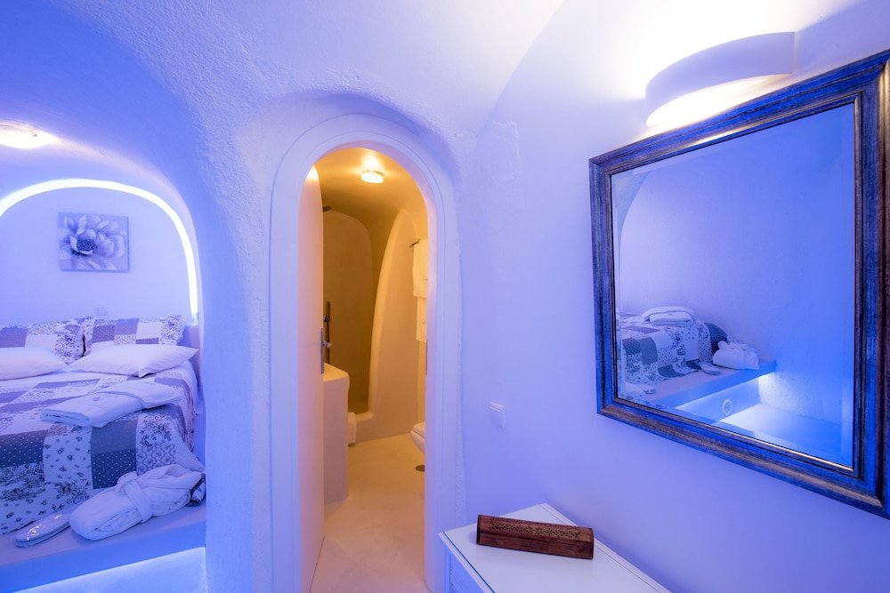 Фото Abyssanto Suites & SPA