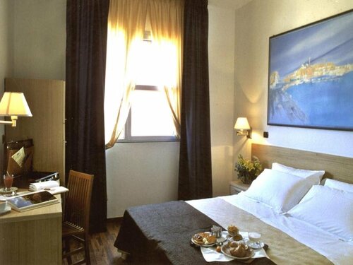 Гостиница Hotel Majesty в Бари