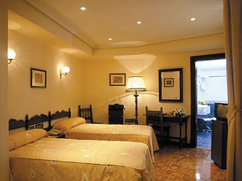 Фото Hotel Urban Salamanca