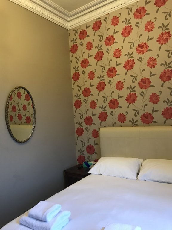 Фото The Alexander Guest House