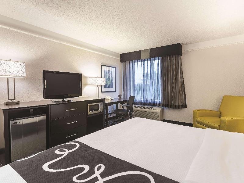 Фото La Quinta Inn by Wyndham Fresno Yosemite