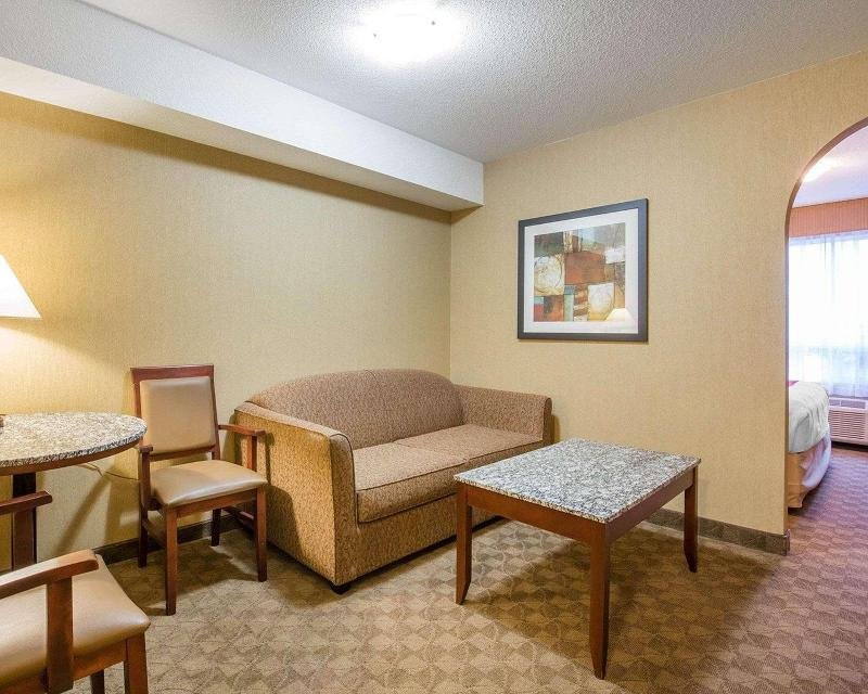 Фото Comfort Inn & Suites