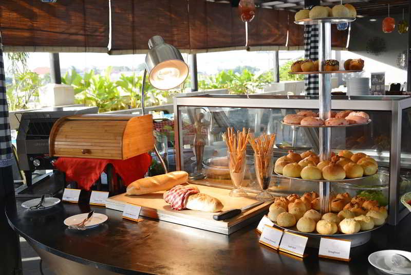 Фото Ramada by Wyndham Bali Sunset Road Kuta