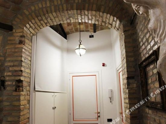 Фото St. Peter's mirror-Romantic view