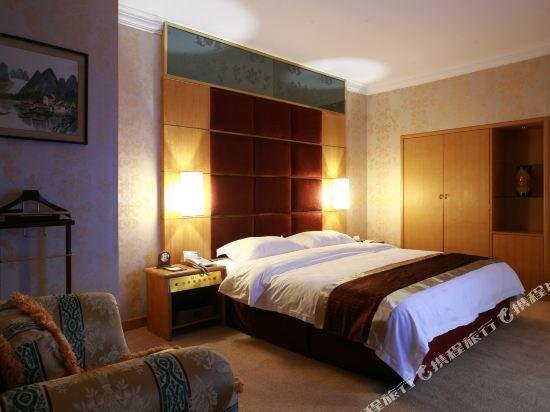 Фото Economic Trade Hotel