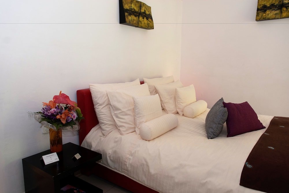 Фото Birdcage Gay Resort - Adult Only