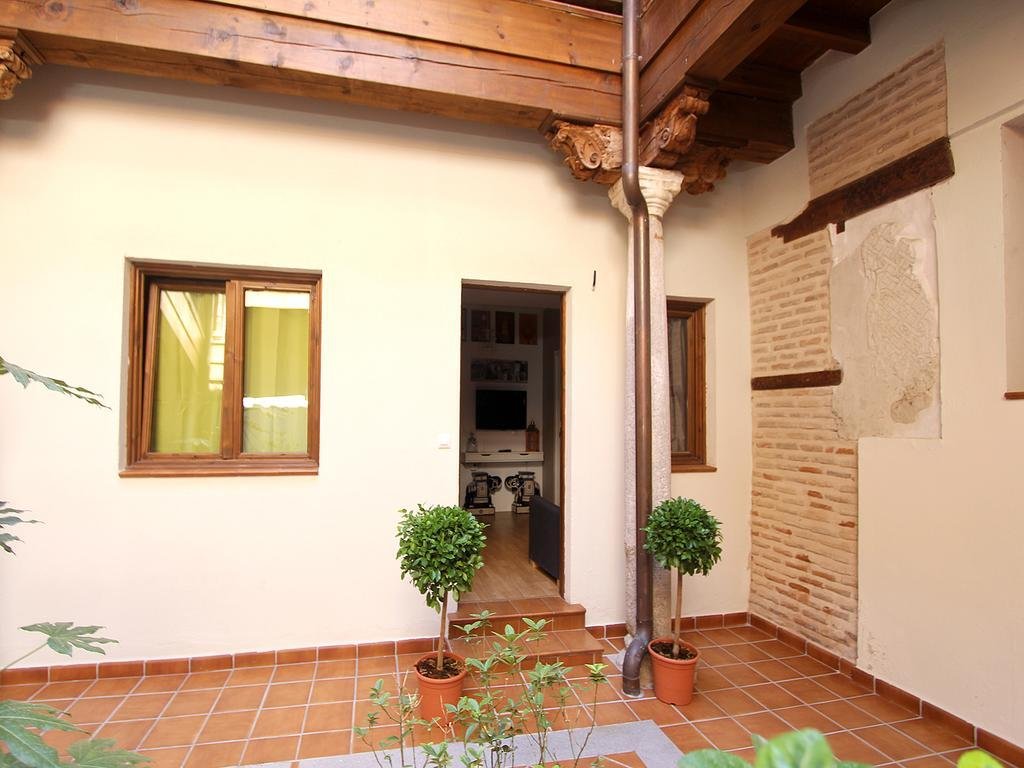 Фото Eugenia de Montijo, Autograph Collection