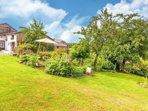 Гостиница Quaint Holiday Home in Trois-Ponts near Forest в Провинции Льеж