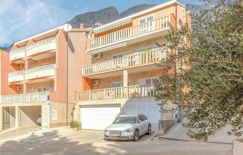 Гостиница Amazing Home in Baska Voda With Wifi and 2 Bedrooms в Башке Вода