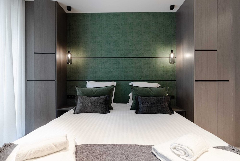 Фото HighStay - Champs Elysées - Serviced Apartments