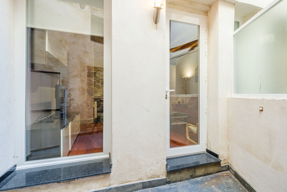 Фото Apartamentos con patio junto a la catedral by Toledo Ap