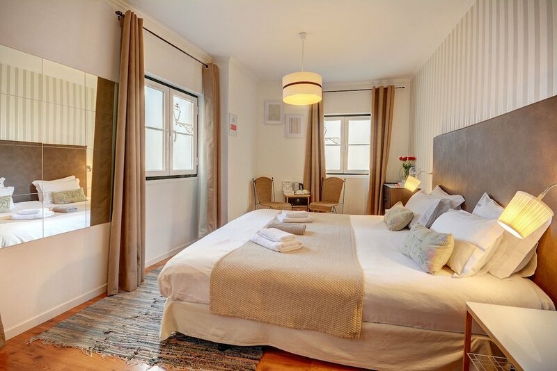 Гостиница Inn Bairro Alto Bed & Breakfast в Лиссабоне