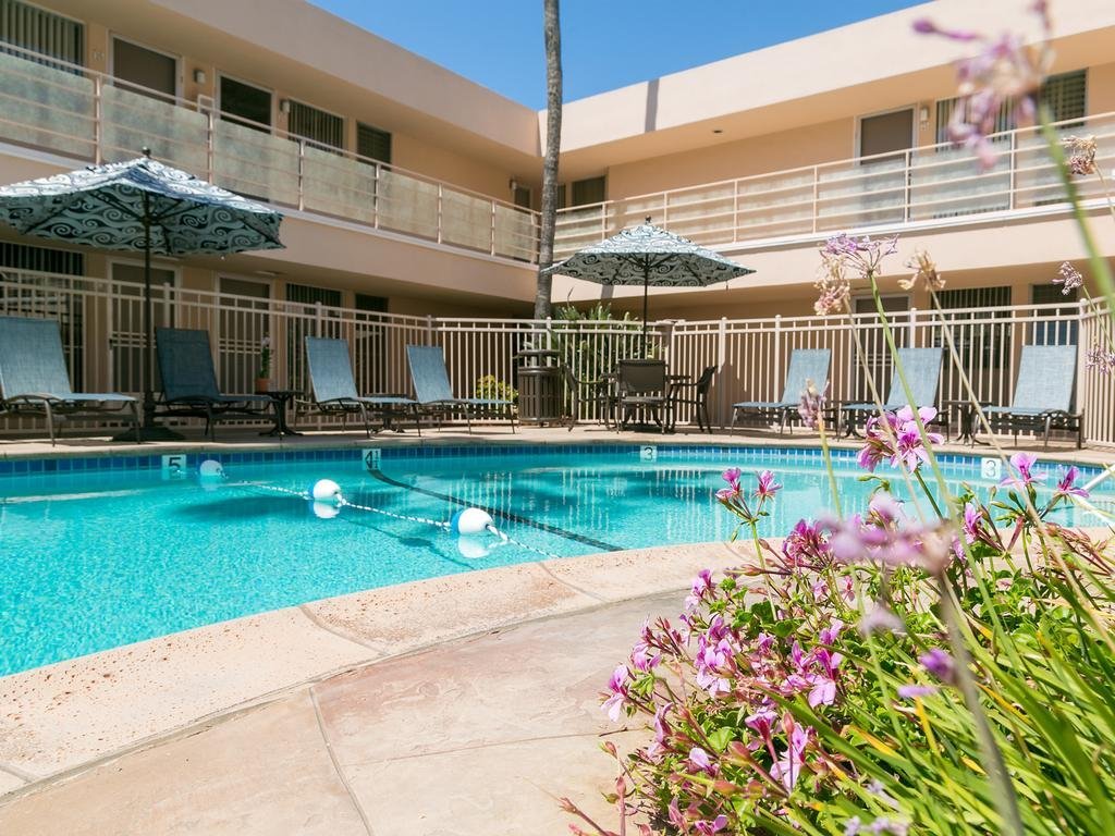 Фото La Jolla Riviera Inn