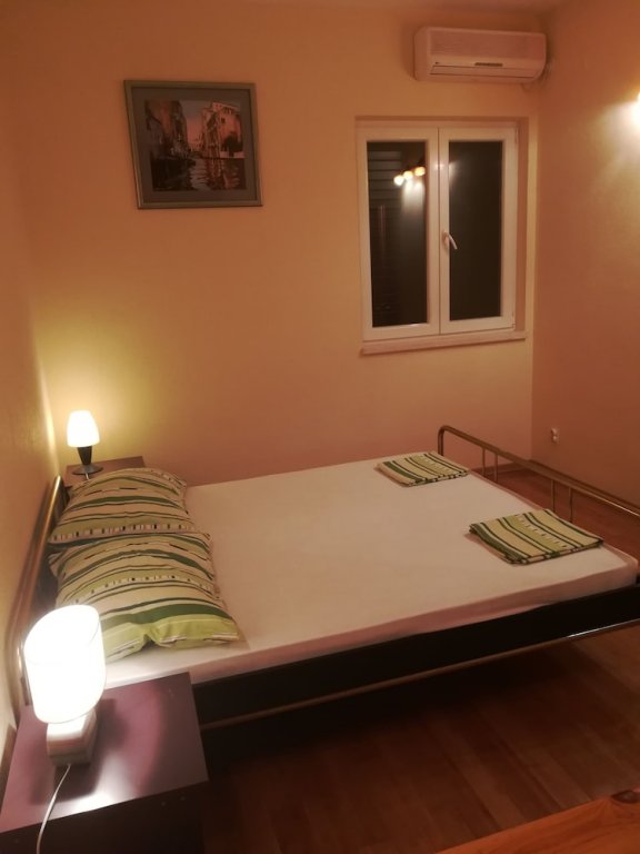 Фото S And L Apartments