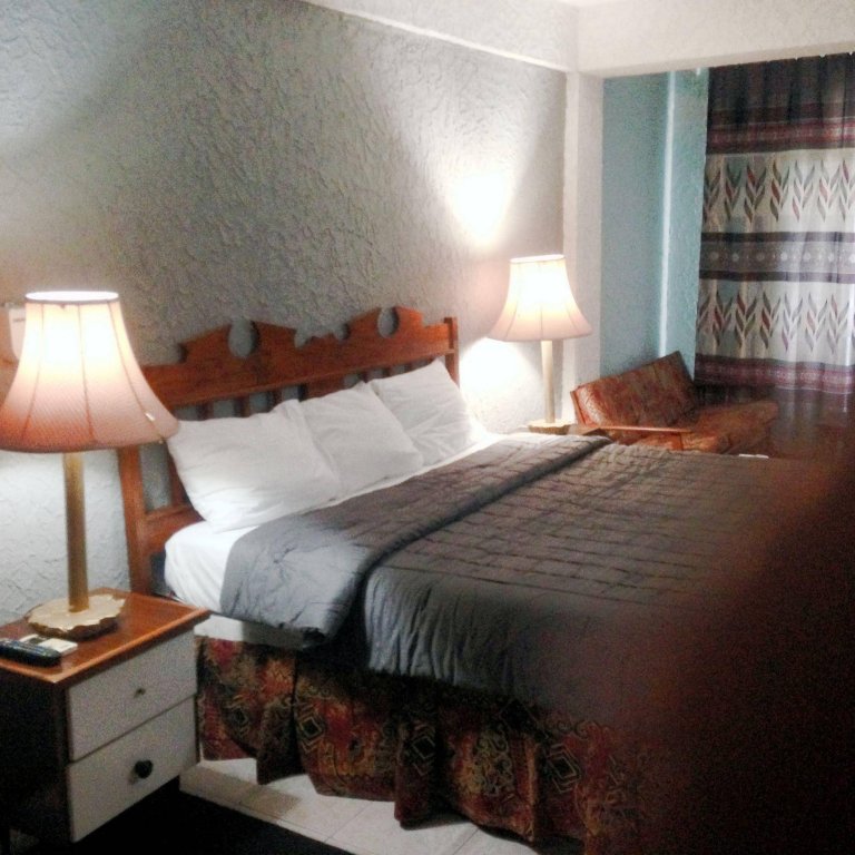 Фото Cariblue Beach Hotel and Scuba Diving Resort