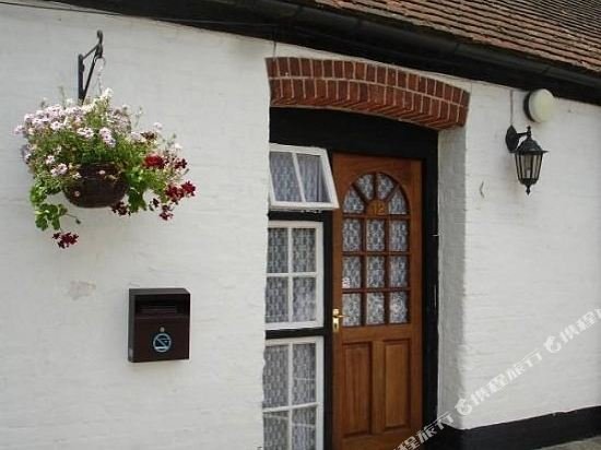 Фото Godstone Hotel