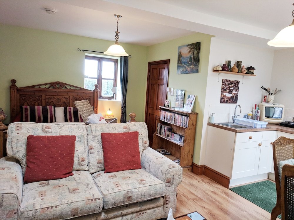 Фото Netherleigh Bed & Breakfast