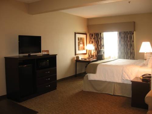 Фото Rock Island Inn & Suites