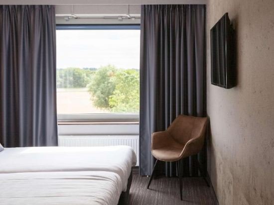 Фото Flonk Hotel Groningen Zuid, Bw Signature Collection