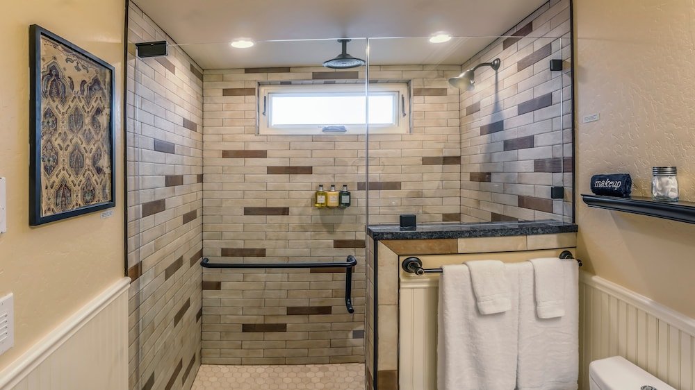 Фото Winchester Inn