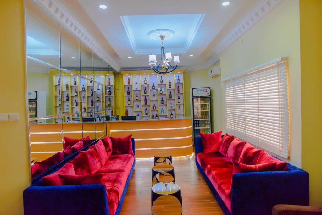 Фото CribVille Hotel & Suites