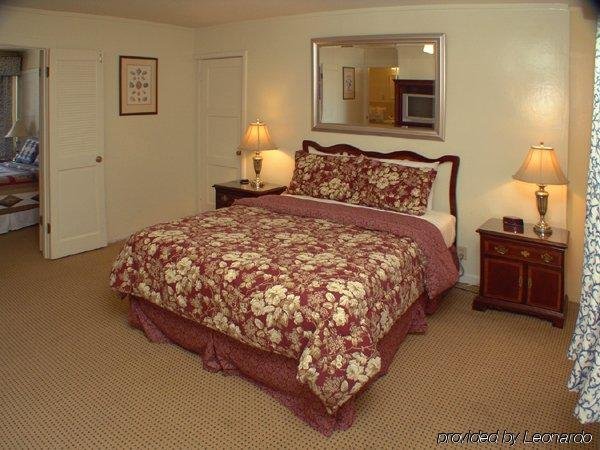 Фото Carmel Wayfarer Inn