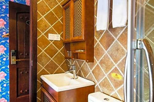 Фото Westlake Hostel Man Juelong branch