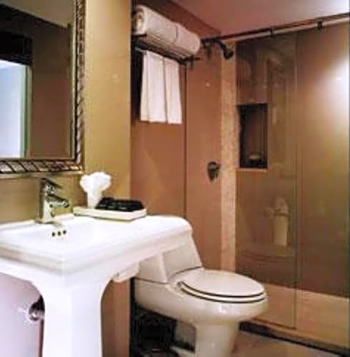 Фото Gulliver's Tavern Hotel