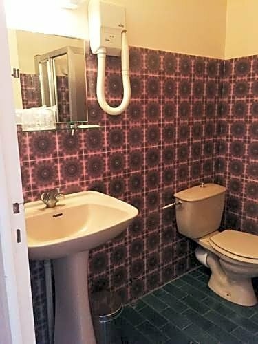 Гостиница Hotel Le Rocher Blanc в Бриуде