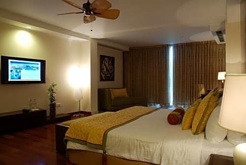 Фото The Lalit Temple View Khajuraho