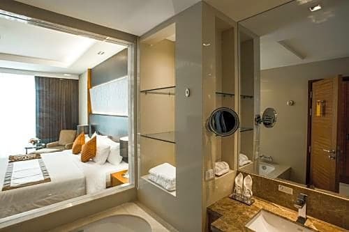 Фото The Grand Fourwings Convention Hotel