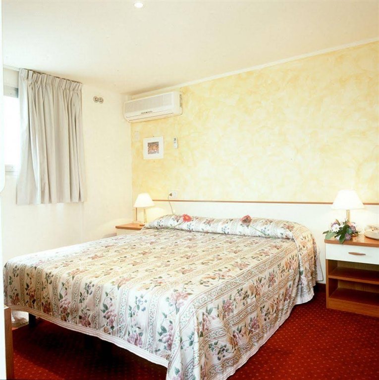 Фото Hotel Mirabella