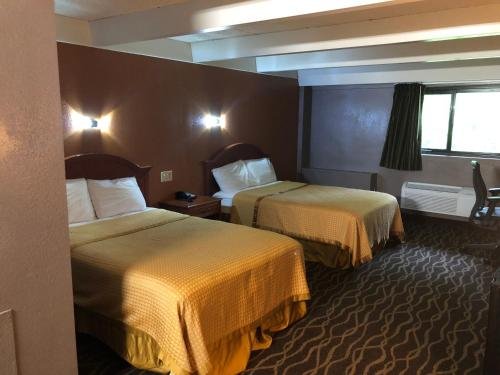 Фото Economy Inn North Randall