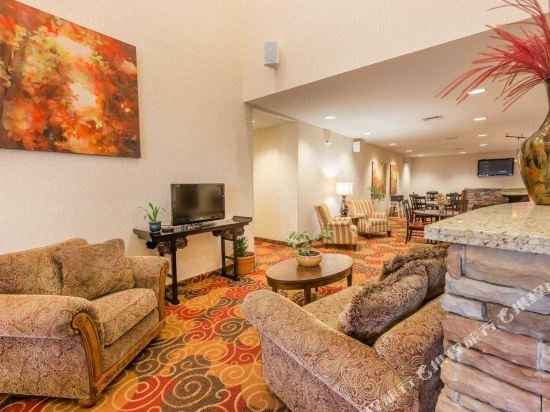 Фото Super 8 by Wyndham Altoona