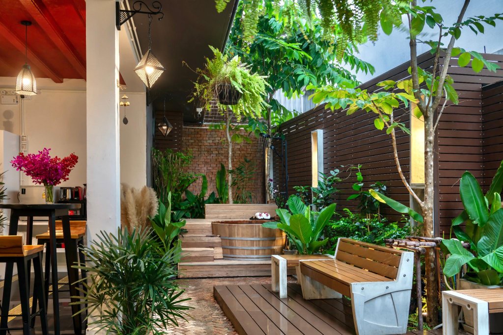 Фото Red Door Heritage Hotel