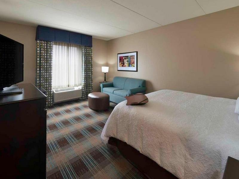 Фото Hampton Inn Clarksville