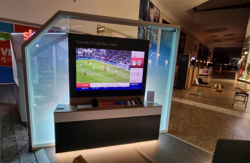 Mobile phone store Sky, Glasgow, photo