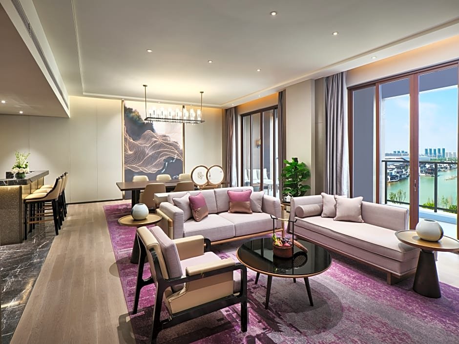 Фото Crowne Plaza Wuxi Lake View, an Ihg Hotel