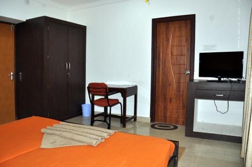 Фото Cosy Banjara Service Apartments & Guest Houses