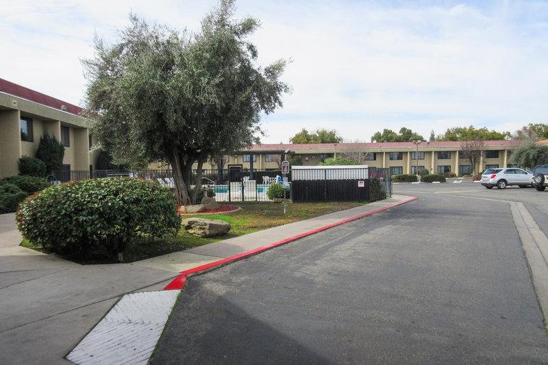 Фото Rodeway Inn & Suites