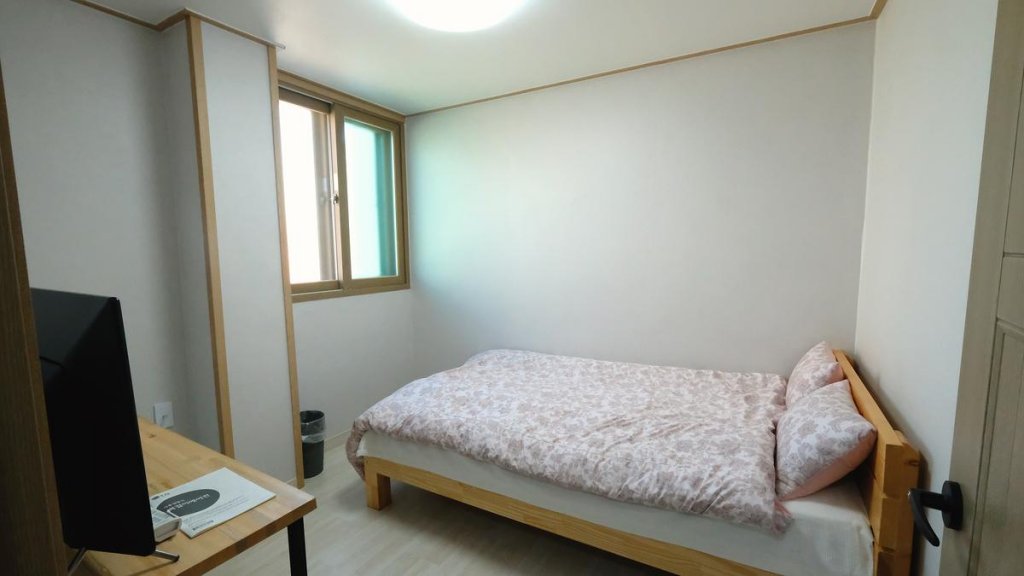 Фото Gongju Einhaus Guesthouse 2