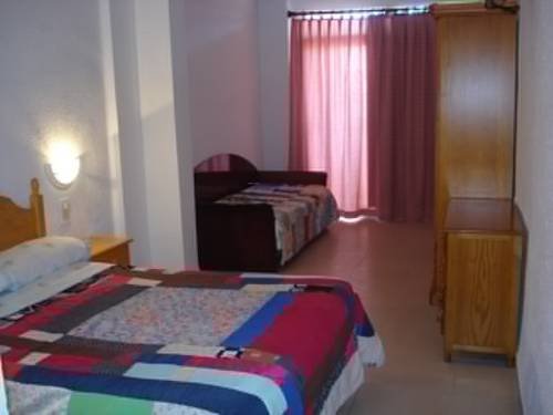 Фото Hostal La Barraca