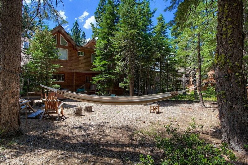 Жильё посуточно Knotty Pine Retreat by Lake Tahoe Accommodations
