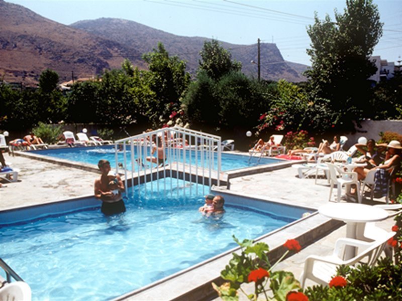 Фото отеля 2