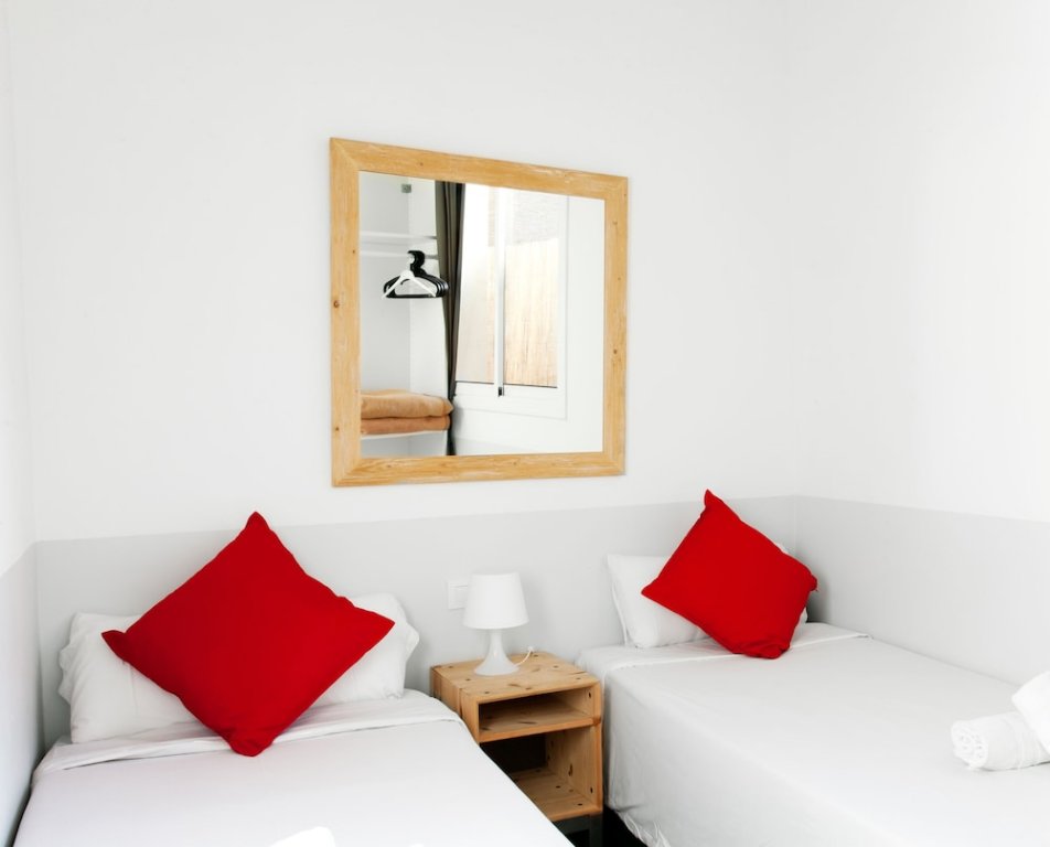 Фото My Address in Barcelona Old Town